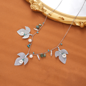 Joyería Botánica Estilo Fairycore, Delicada <span class=keywords><strong>Cadena</strong></span> con Perlas Naturales de Agua Dulce, Circonita, Cristal, Hoja Real y Flor Chapada en Platino - Product Image 5