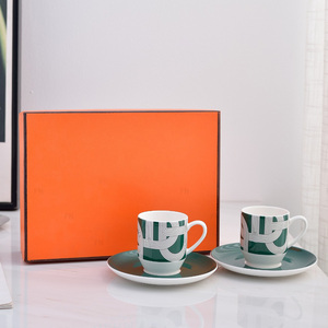 Juego de 2 Tazas y Platos de Porcelana de Lujo Concentrado de Estilo Británico Más Vendido - Product Image 5