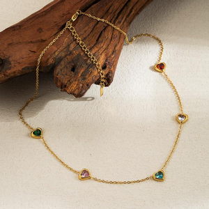 Collar de circón con incrustaciones chapadas en oro de 18 quilates de estilo vintage con colgante de moda de acero inoxidable de color sólido en forma de corazón - Product Image 4