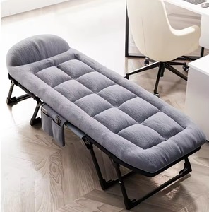 Lettino <span class=keywords><strong>Pieghevole</strong></span> Portatile <span class=keywords><strong>con</strong></span> Telaio in Acciaio Regolabile Multiuso per Campeggio, Casa, Ufficio, Viaggi, <span class=keywords><strong>con</strong></span> <span class=keywords><strong>Materasso</strong></span> per Ospiti e Pisolini - Product Image 1