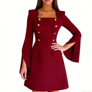 Robe Courte Bordeaux Femme à Col Carré, Manches Évasées Fendues, Double Boutonnage, Détail Boutons – Robe de Soirée Formelle Tendance - Product Image 4