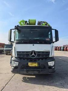 รถปั๊มคอนกรีตติดตั้งบนรถบรรทุกยี่ห้อ Zoomlion เครื่องยนต์ดีเซลและมอเตอร์ ระยะส่งคอนกรีตในแนวตั้ง 51.1 เมตร ผลผลิต 170 เมตร/ชม. - Product Image 2