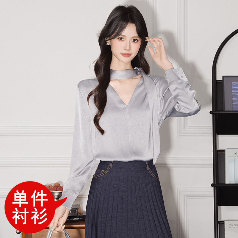 gray shirt