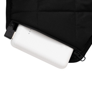 <span class=keywords><strong>Coussin</strong></span> chauffant portable matelassé, pliable, étanche et rechargeable pour sièges <span class=keywords><strong>de</strong></span> stade et gradins, pour un confort et une chaleur extérieurs - Product Image 5