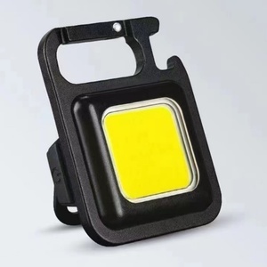 Lampes de poche rechargeables pour porte-clés, mini lampe de poche COB avec 3 modes d'éclairage, lampe de poche avec support pliable et ouvre-bouteille - Product Image 1