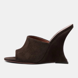 Sandalias de tacón de cuña de ante con diseño único para mujer, estilo peep toe, mules de verano, colores personalizados, sandalias deslizantes - Product Image 5