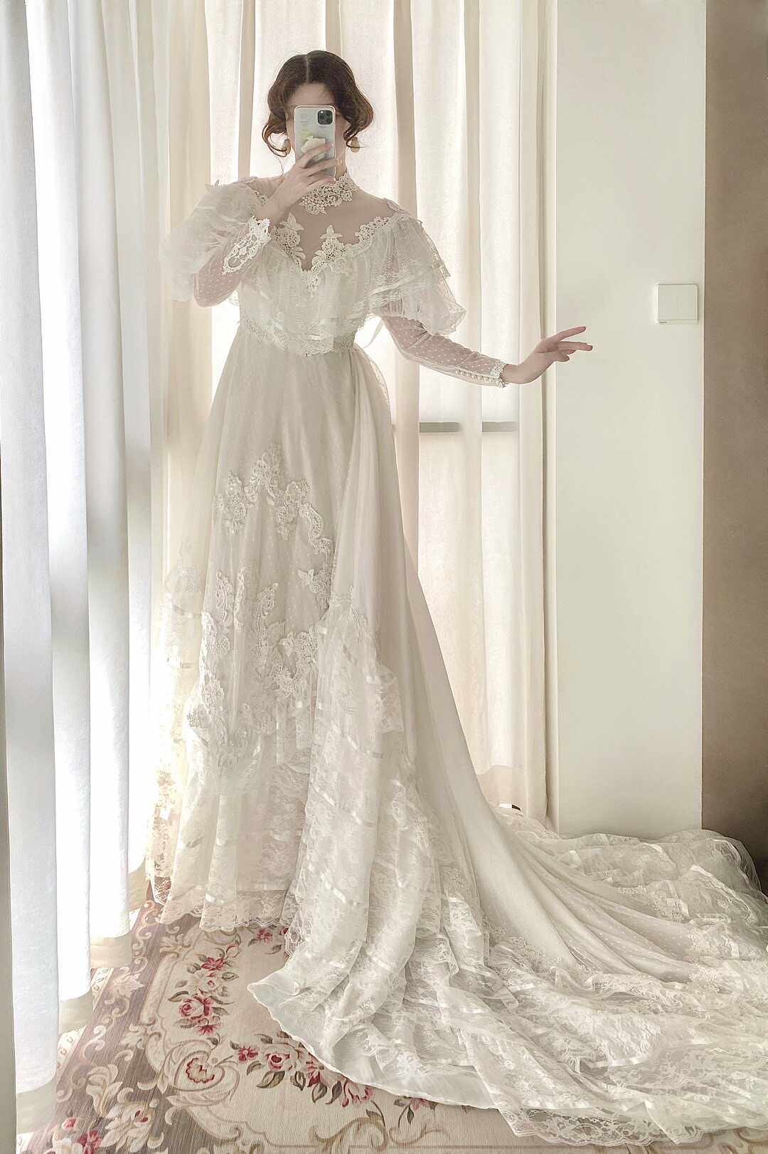 Floor-length train two-way wear