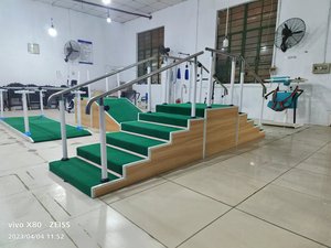 Zwei-Wege-Walking-Trainings leiter Physiotherapie Treppen Walking Assist Trainings geräte für die <span class=keywords><strong>Rehabilitation</strong></span> von Kindern - Product Image 2