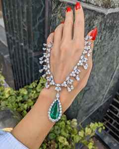 Elegante Collar Lariat de Plata 925 con Moissanita Estilo Esmeralda Verde, Piedras Blancas con Corte de Pera, Regalo de Boda para Ella, Joyería de Lujo - Product Image 1