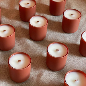 AIKUN Handcrafted Vegan Soy Wax <b>Candle</b> With Natural Essential Oils Custom Logo and Elegant <b>Gift</b> Packaging Scented <b>Candle</b> - Product Image 2
