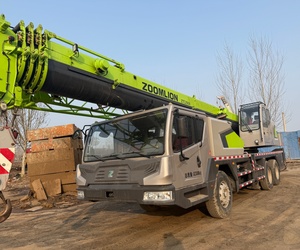 Grue sur camion Zoomlion Ztc250A année 2021, bon état, 25 tonnes, avec grue SAC1300t STC800t6 STC800t5 STC1000c7 à bas prix - Product Image 2