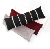 Vente en gros Bracelet en velours Présentation Oreiller Long Oreiller pour Bracelets Montre Titulaires Bijoux Présentoir