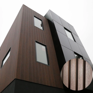 Panneau mural en WPC à grain de bois co-extrudé, extérieur et panneaux de plafond en WPC, panneau mural extérieur, revêtement <span class=keywords><strong>d</strong></span>écoratif - Product Image 6