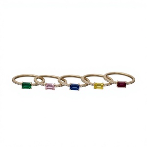 Bague éthérée en saphir rose et diamants de laboratoire pour les occasions de mariage et de fête, en or jaune 14 carats, bijoux fins. - Product Image 1