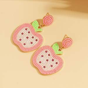 Bonbons couleur riz perle pomme boucles d'oreilles retour à l'école remise des diplômes cadeau de fête des enseignants pour les femmes Uionen 1801 - Product Image 2