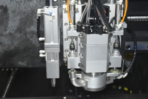 Machine de perçage CNC mono-axe économique pour la fabrication de cartes de circuits imprimés, machine de perçage de trous pour cartes de circuits imprimés FR4, machine de circuits imprimés - Product Image 4