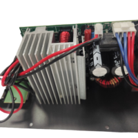 Transformateur toroïdal Amplificateur de puissance 200 Watts Système d'amplificateur de scène alimenté par karaoké Récepteurs et amplificateurs