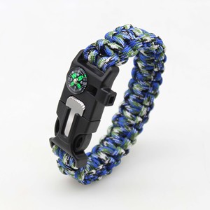 <span class=keywords><strong>Bracelet</strong></span> <span class=keywords><strong>de</strong></span> <span class=keywords><strong>survie</strong></span> personnalisé en corde avec boucle porte-clés, couteau et allume-feu 550 pour l'escalade, le camping et l'aventure en extérieur - Product Image 4