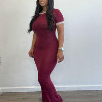 Huili fabricant Oem Hiqh qualité col rond manches courtes moulante droite tricoté femmes longues robes personnalisé côtelé Maxi robe