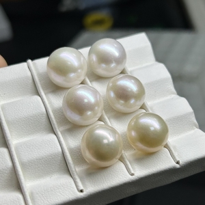 Grande taille 12mm perle d'eau douce naturelle demi-trou <span class=keywords><strong>perles</strong></span> <span class=keywords><strong>blanches</strong></span> rondes pour boucle d'oreille - Product Image 1