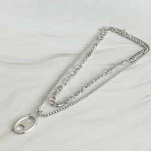 Ensemble de colliers avec breloques en forme de bouton dorés - Product Image 3