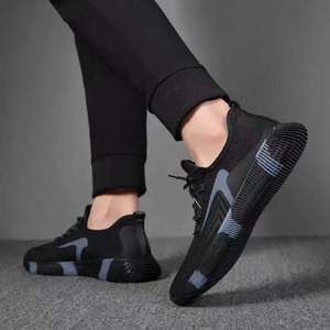 YATAI scarpe nere nuove scarpe autunnali per uomo sneakers comode e traspiranti in maglia fly per uomo scarpe sconto