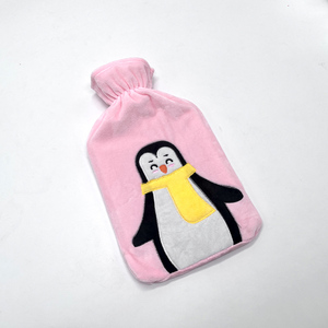 Bouteille d'eau chaude en caoutchouc de haute qualité de 2 L à motif <span class=keywords><strong>pingouin</strong></span>, vente directe d'usine, pour réchauffer les mains - Product Image 4