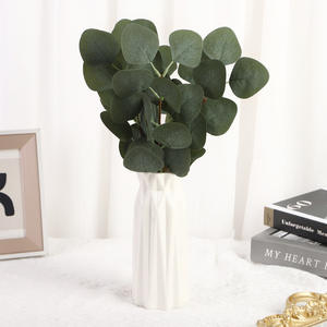 Jarrón de cerámica con hojas de eucalipto artificiales, decoración minimalista para el hogar, jarrón de mesa para sala de estar, cocina, mesa de comedor - Product Image 2