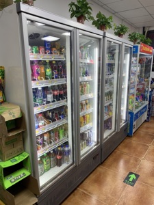 Refrigerador Exhibidor de Bebidas de 4 Puertas con Puerta de Vidrio, Enfriador Abierto Blanco de 6 Puertas para Supermercados, Tiendas de Conveniencia y Bebidas - Product Image 2