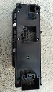 8A6T-14A132-CC Interrupteur de commande de lève-vitre électrique pour <span class=keywords><strong>Ford</strong></span> <span class=keywords><strong>Fiesta</strong></span> 2011-2013 Bouton de verrouillage de porte Accessoires de voiture - Product Image 6