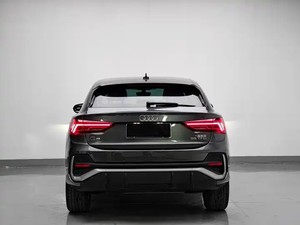 Audi <span class=keywords><strong>Q3</strong></span> <span class=keywords><strong>Sportback</strong></span> 35 TFSI Progressive Dynamic 1.4T 2023, véhicule essence de luxe en excellent état de marche, disponible en stock - Product Image 4