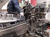 Camion benne HINO 6x4 poids lourd 700 d'occasion pour travaux de construction