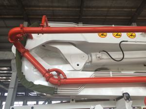 MAQUINARIA DE SALIDA teorica grande de alta calidad, bomba de hormigón montada en camión, brazo de elevación, montada en camión, resistente, en venta - Product Image 3