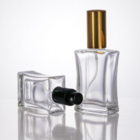 Vaporisateur à vis noir mat de 30ml 50ml 100ml Flacon de parfum rechargeable Flacon pulvérisateur rectangulaire en verre