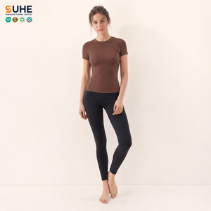 เสื้อยืดแขนสั้นคอกลมทรงเข้ารูปสำหรับผู้หญิง SUHE ผ้าถัก สีพื้น ระบายอากาศได้ดี ความยาวปกติ สไตล์มินิมอล - Product Image 1