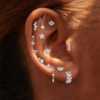 Pendiente de cartílago de oreja geométrico de moda con moissanita de corte Asscher, diseño de flor, estrella, borla y parte trasera plana roscada 100% de otros materiales.
