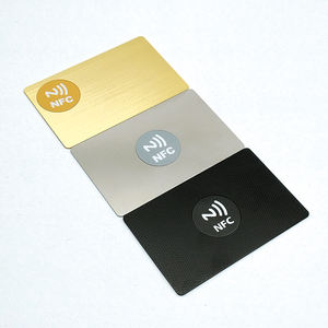 Cartes métalliques NFC personnalisées haut de gamme, carte de visite avec code QR NFC, carte de visite en métal NFC or 4K - Product Image 1