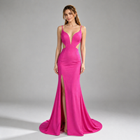 Robe de soirée longue en satin rose vif scintillant pour femme, avec bretelles spaghetti, taille évidée, décolleté en V profond, fente haute, coupe sirène et traîne
