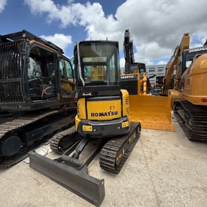 Excavatrice sur chenilles Komatsu PC35MR d'occasion, mini-pelle hydraulique de 3,5 tonnes, Komatsu PC35 d'origine japonaise pour chantier étroit et rénovation urbaine - Product Image 4