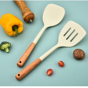 Ensemble d'ustensiles de cuisine en silicone de qualité supérieure, 6 pièces, spatule, cuillère, outils de cuisine, manche en bois, ensemble d'ustensiles de cuisine pour la cuisson - Product Image 5