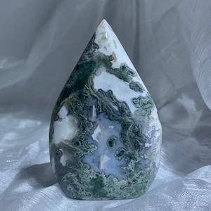 Vente en gros d'agates vertes polies de haute qualité, naturelles, en forme de goutte, avec cristal druzy gravé, pour la lithothérapie - Product Image 2