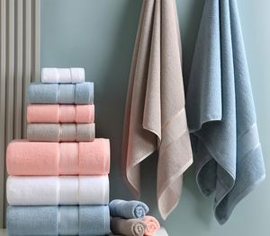 Serviette de toilette et de visage en coton tissé de qualité supérieure avec logo personnalisé pour hôtel 5 étoiles - Product Image 1