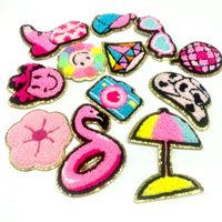 Serviette-chapeau en polyester style plage avec étiquette brodée par ordinateur et patch brodé à bordure dorée, badge vestimentaire pour chapeaux et sacs