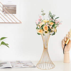 LEXI L-011 Support de fleurs artificielles en métal fait main pour chemin de table de mariage, 60 cm, support à gâteau moderne en or électro-plaqué pour table de desserts - Product Image 5