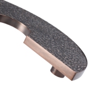 Manija de puerta semicircular de diseño personalizado de gama alta Acero inoxidable moderno con revestimiento de cobre para hoteles