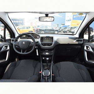 SUV Compatto Usato <span class=keywords><strong>Peugeot</strong></span> <span class=keywords><strong>2008</strong></span> 2016 230THP Automatico 2WD Basso Chilometraggio Ottime Condizioni <span class=keywords><strong>Auto</strong></span> Familiare - Product Image 5