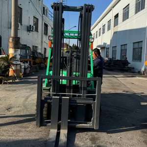 Montacargas Diésel Mitsubishi FD30 Usado de 3 Toneladas en Buenas Condiciones, Mástil de Dos Etapas, Todoterreno - Product Image 1