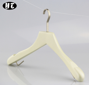 YT Custom Logo di lusso appendiabiti in legno fabbrica modelli caldi usati vestiti per negozio di abbigliamento - Product Image 2