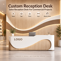 Comptoir de réception incurvé sur mesure, moderne, en bois blanc avec éclairage LED, table de caisse commerciale pour salon de beauté et spa