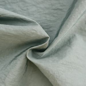 <span class=keywords><strong>Tissu</strong></span> en nylon taffetas imperméable brillant 40D, <span class=keywords><strong>tissu</strong></span> en nylon froissé <span class=keywords><strong>pour</strong></span> veste en duvet - Product Image 4